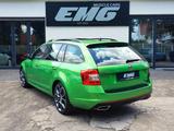 Skoda Octavia RS Combi 2.0 TSI - Skoda Octavia: Grün