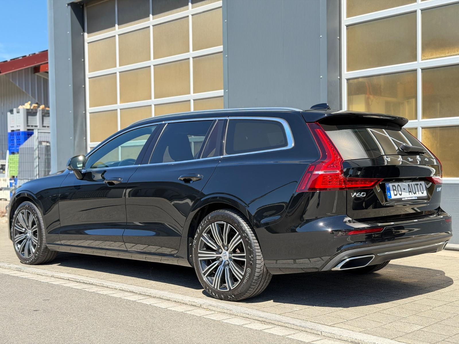Volvo V60 D4 AWD Inscription Leder AHK ACC LED Spur 18