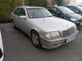 Mercedes-Benz Mercedes Benz W202 C 180 Classic Limousine - Mercedes-Benz C 180: W202