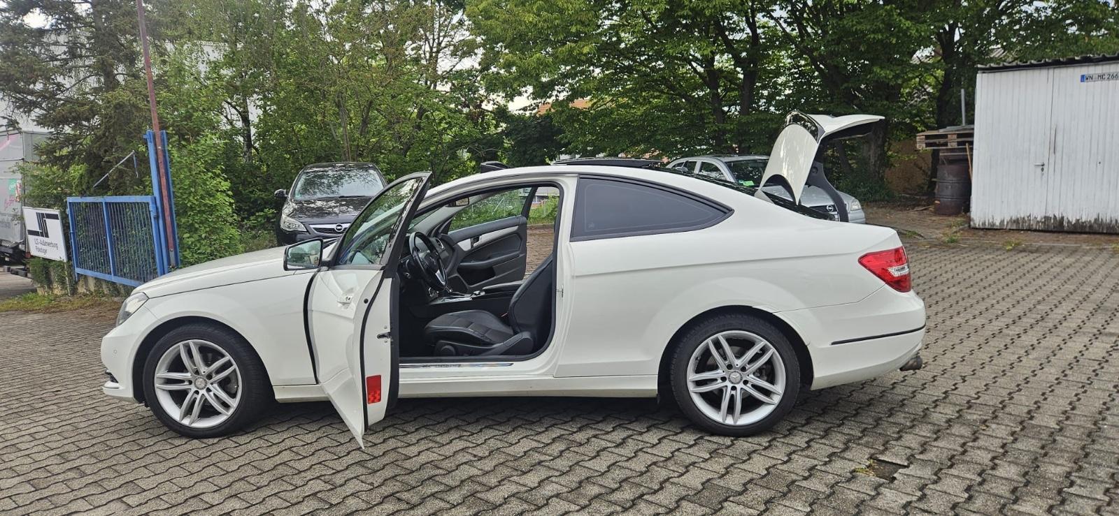 Mercedes-Benz C 180 C Coupe C 180 CGI BlueEfficiency