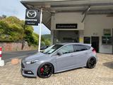 Ford Focus 2,0 Boost ST Leder-Sport-Pak. Standheizung - Ford Focus mit Benzin-Antrieb: Limousine, 2.0