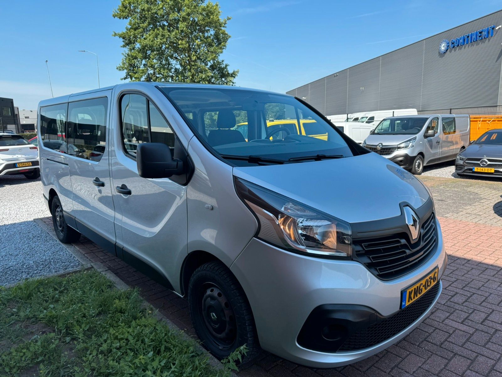 Renault Trafic Kombi 8 sitzer, Euro 6, 1.6DCI L2H1 imagem 3
