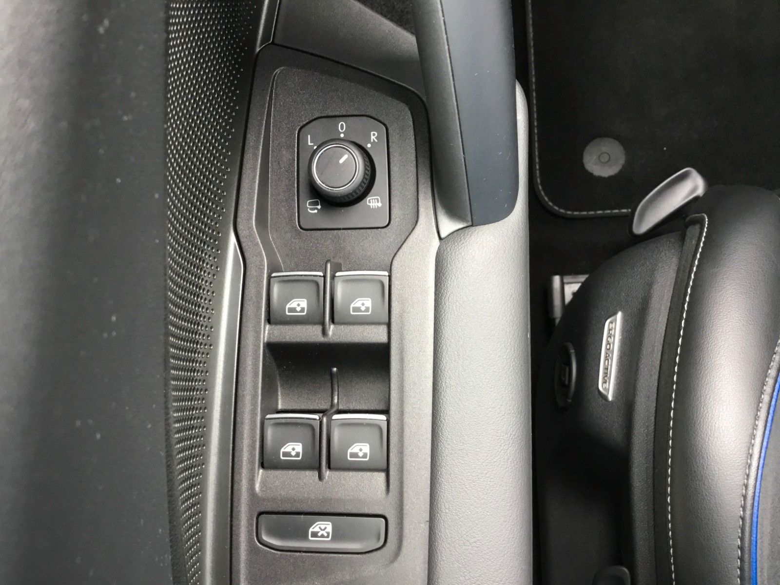 Fahrzeugabbildung Volkswagen Tiguan 2.0 TDI DSG 4M R-Line+AHK+20"+Pano
