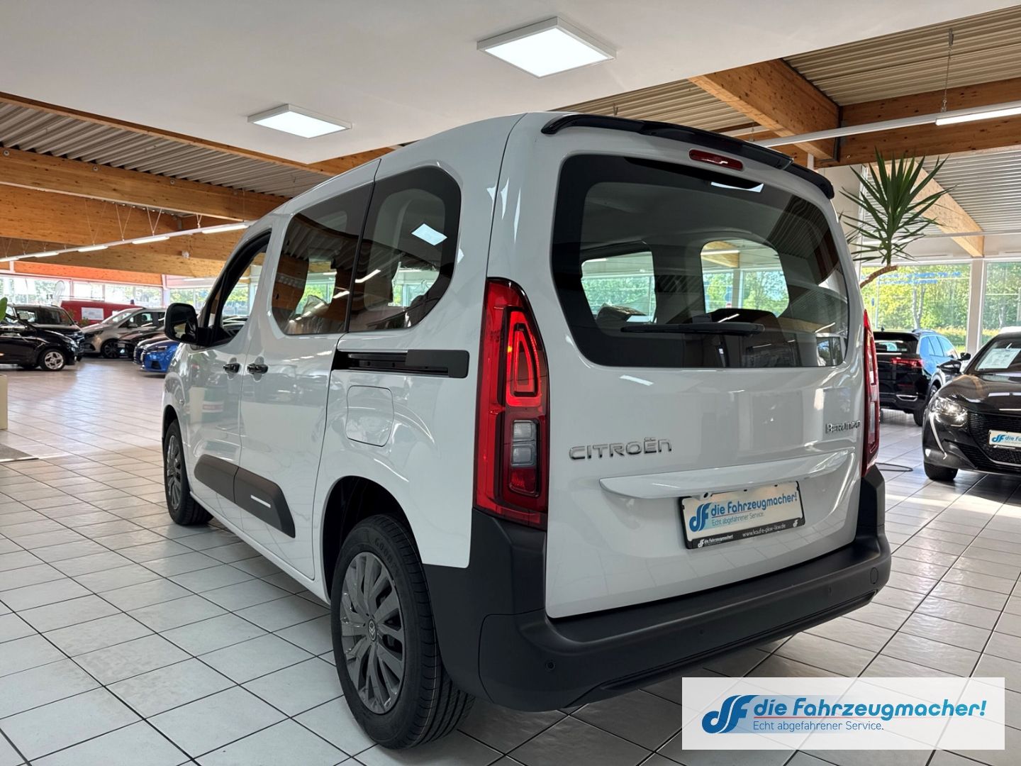Fahrzeugabbildung Citroën Berlingo Plus M Digitales Cockpit LED Apple CarP