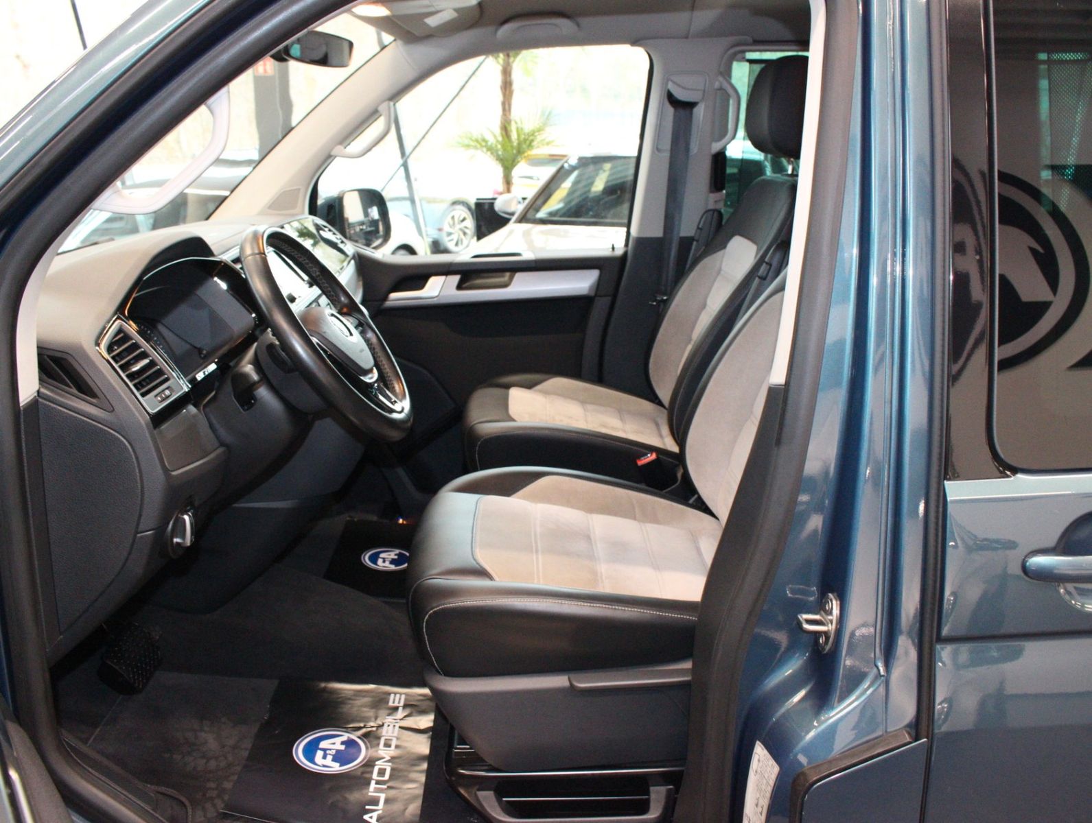 Fahrzeugabbildung Volkswagen T6 Multivan 4Motion Gener. Six*ACC*Kamera*AHK