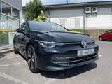 Volkswagen Golf VIII Style 1.5 eTSI+DSG+LED-PLUS+NAVI+AHK+A - mit Benzin-Antrieb: Schwarz, Massagesitze