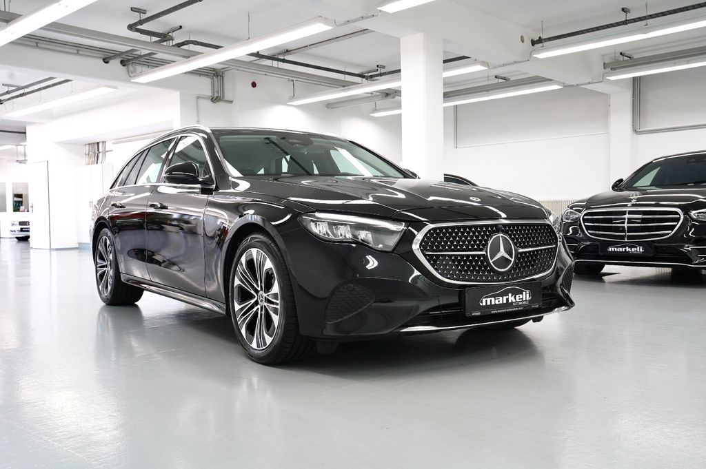 Image of Mercedes-Benz E 220
