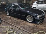 BMW 323ti SLE M-Paket BMW - BMW 323 aus 2000: Coupe