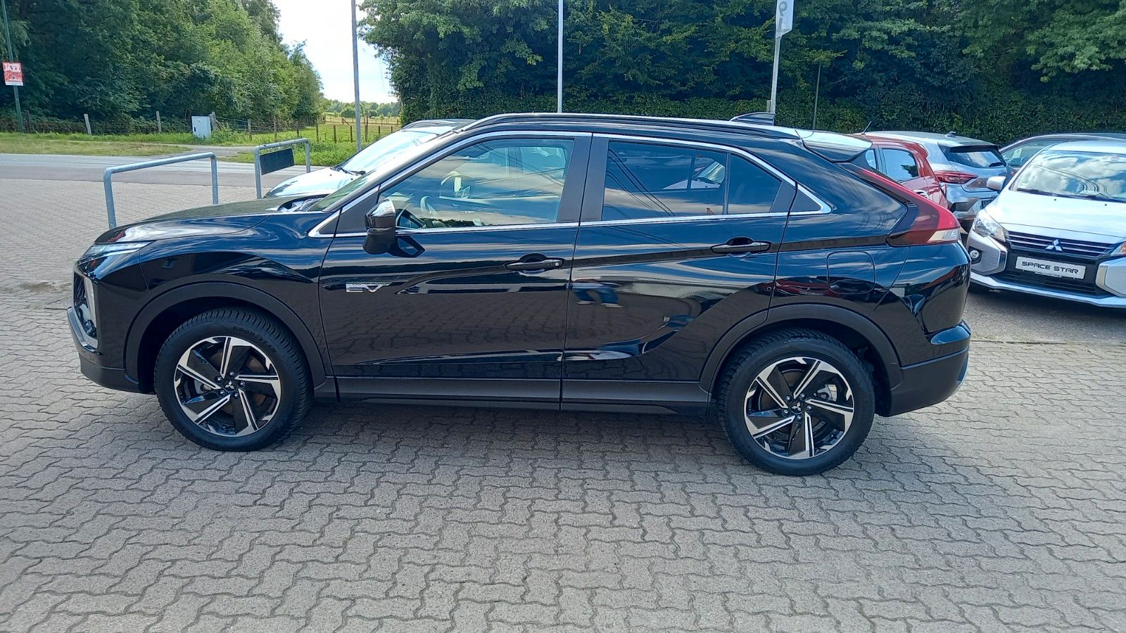 Mitsubishi Eclipse Cross PHEV Intro 4WD imagem 3
