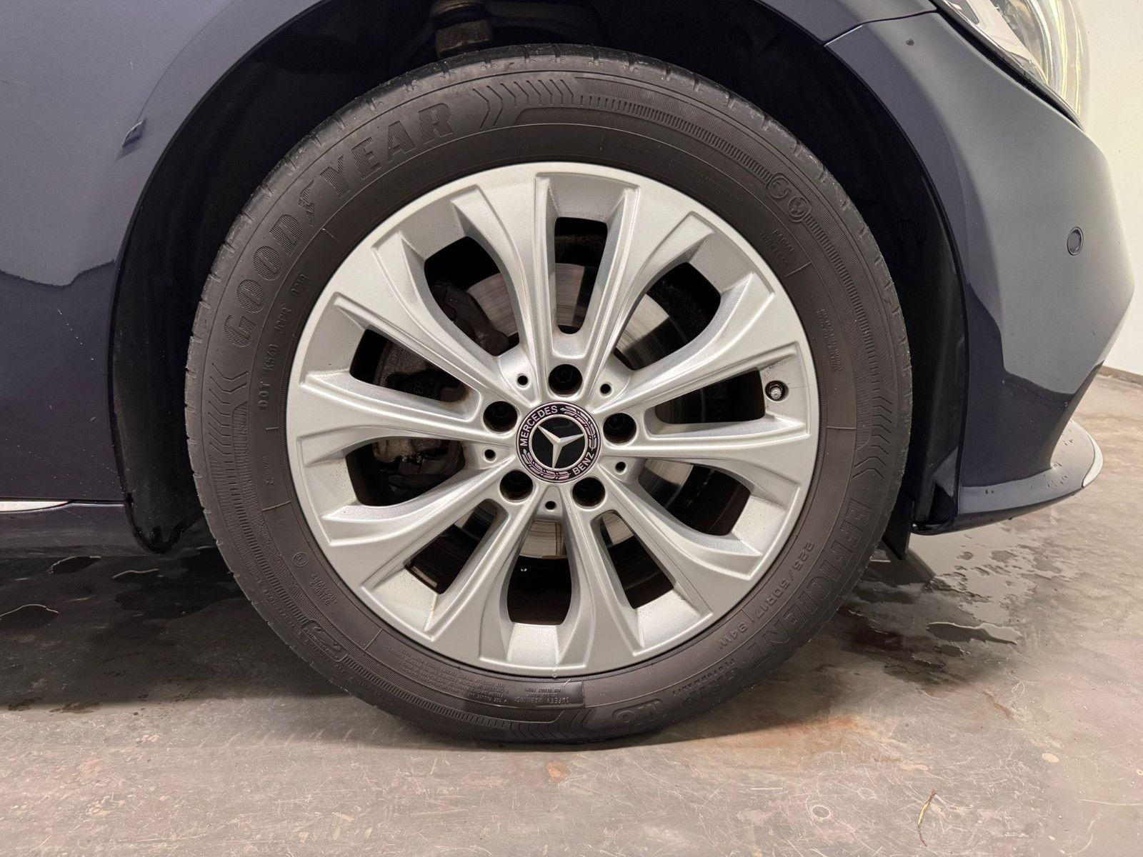 Fahrzeugabbildung Mercedes-Benz C 220 d T Autom. *AVANTGARDE*LUXURY*NAVI*SH*