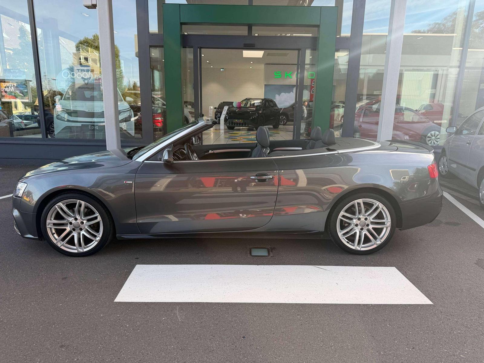 AUDI A5 CABRIOLET 2.0 TDI 190ch S-LINE BVA Sièges cuir chauffants Caméra de recul ACC