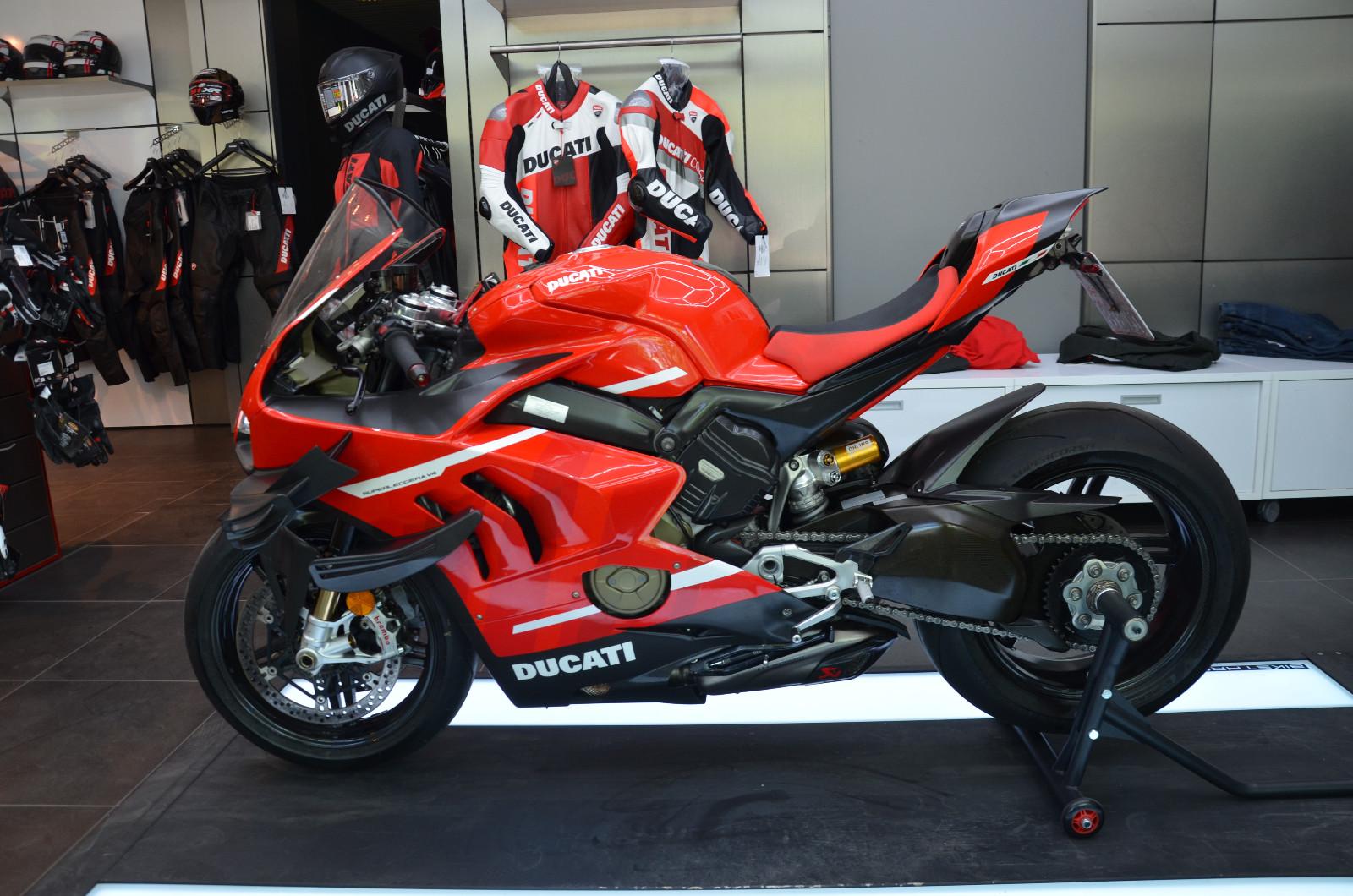 Ducati Panigale V 4 Superleggera