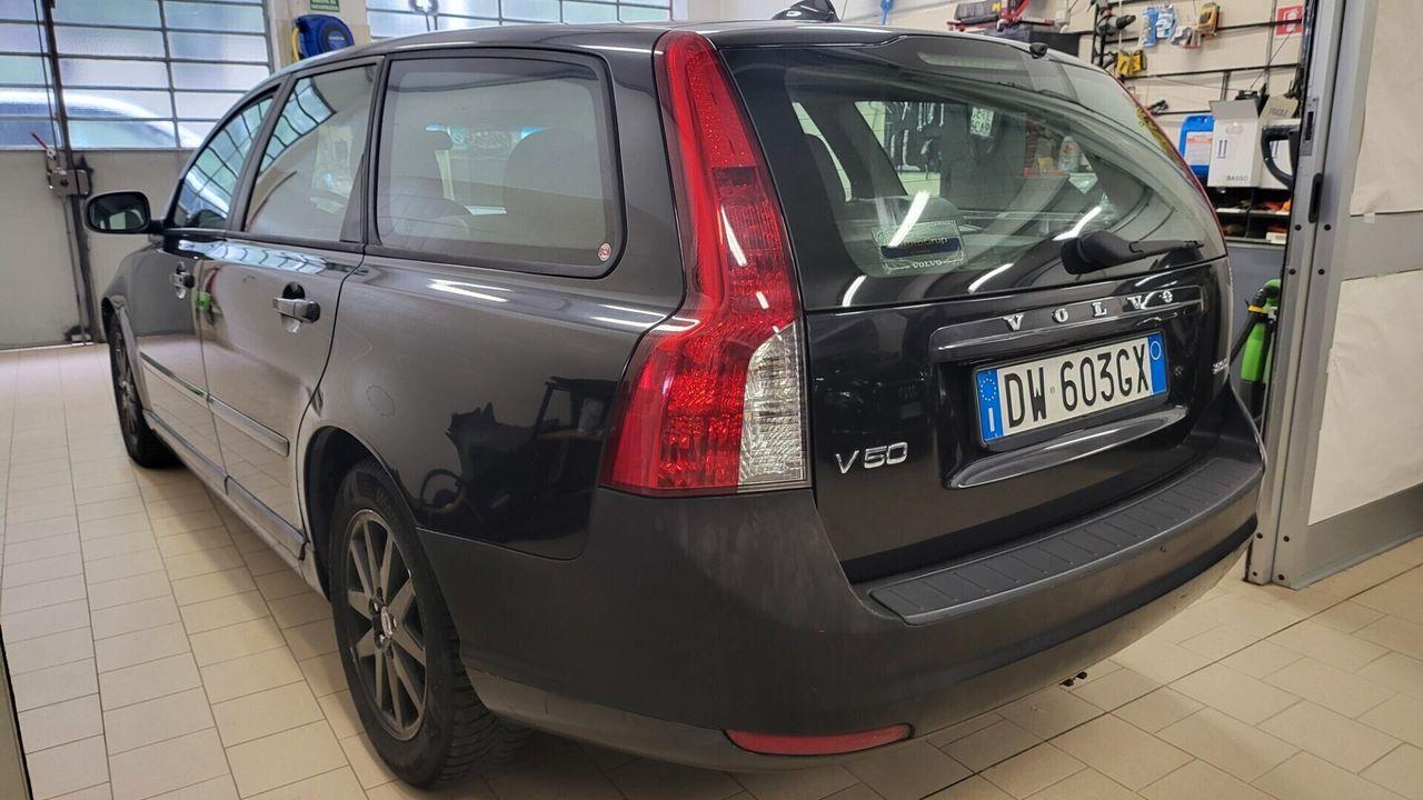 Volvo V50 2009 — photo 6