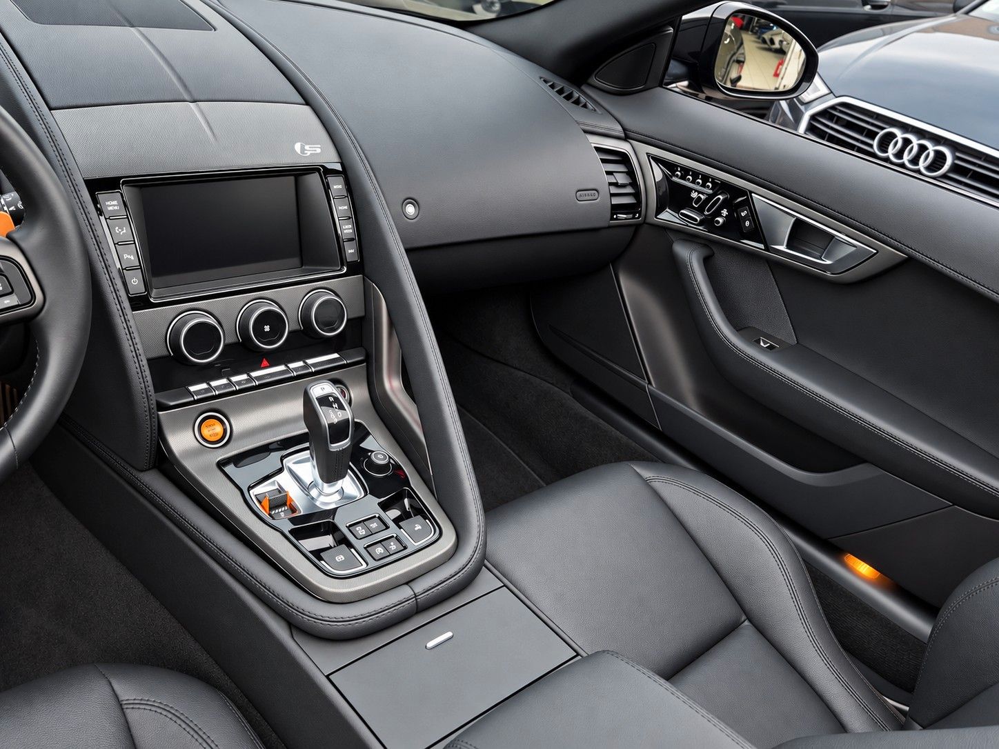 Fahrzeugabbildung Jaguar F-Type Cabrio V8 S/BRD/2.Hd/1A Sammlerzustand