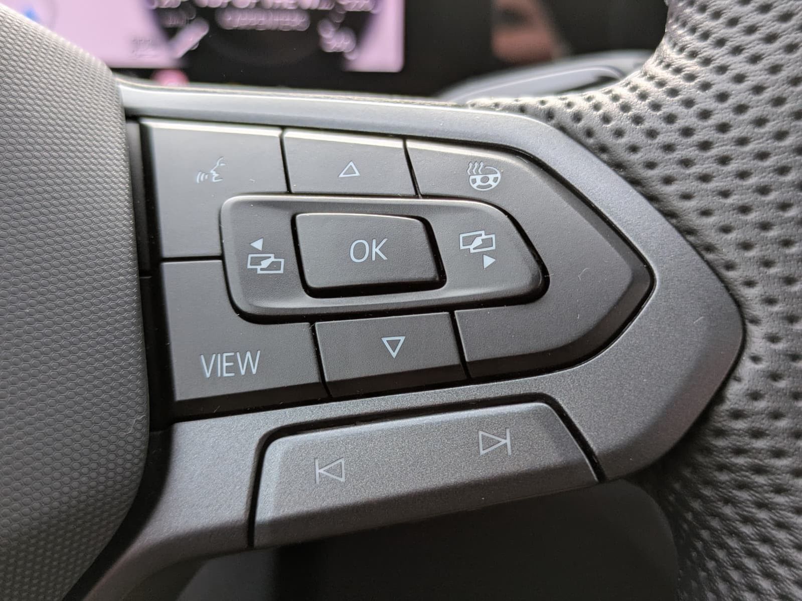 Изображение автомобиля Volkswagen Tayron 2.0 TDI 4M R-Line BLACK*7Si*MATRIX*PANO