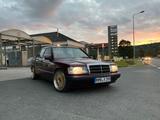 Mercedes-Benz Mercedes w201 Avantgarde Rosso - gebrauchte Mercedes-Benz C 220 aus dem Jahr 1993