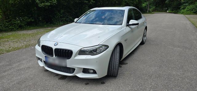 BMW 530 d xDrive A - M Sportpaket VOLLAUSS...