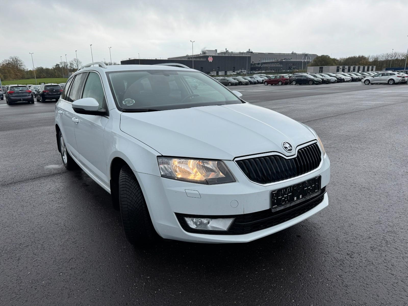 Skoda Octavia 2015 — interior