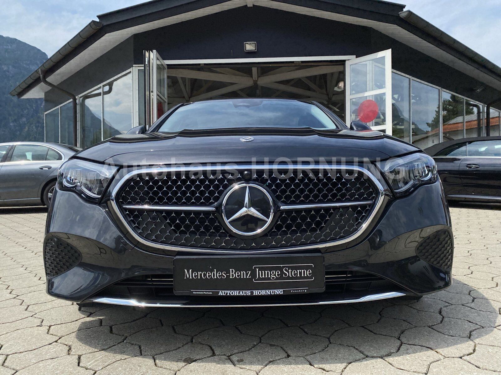 Mercedes-Benz E220d Limousine AVANDGARDE ADV DISTR AHK LED KGO foto 2