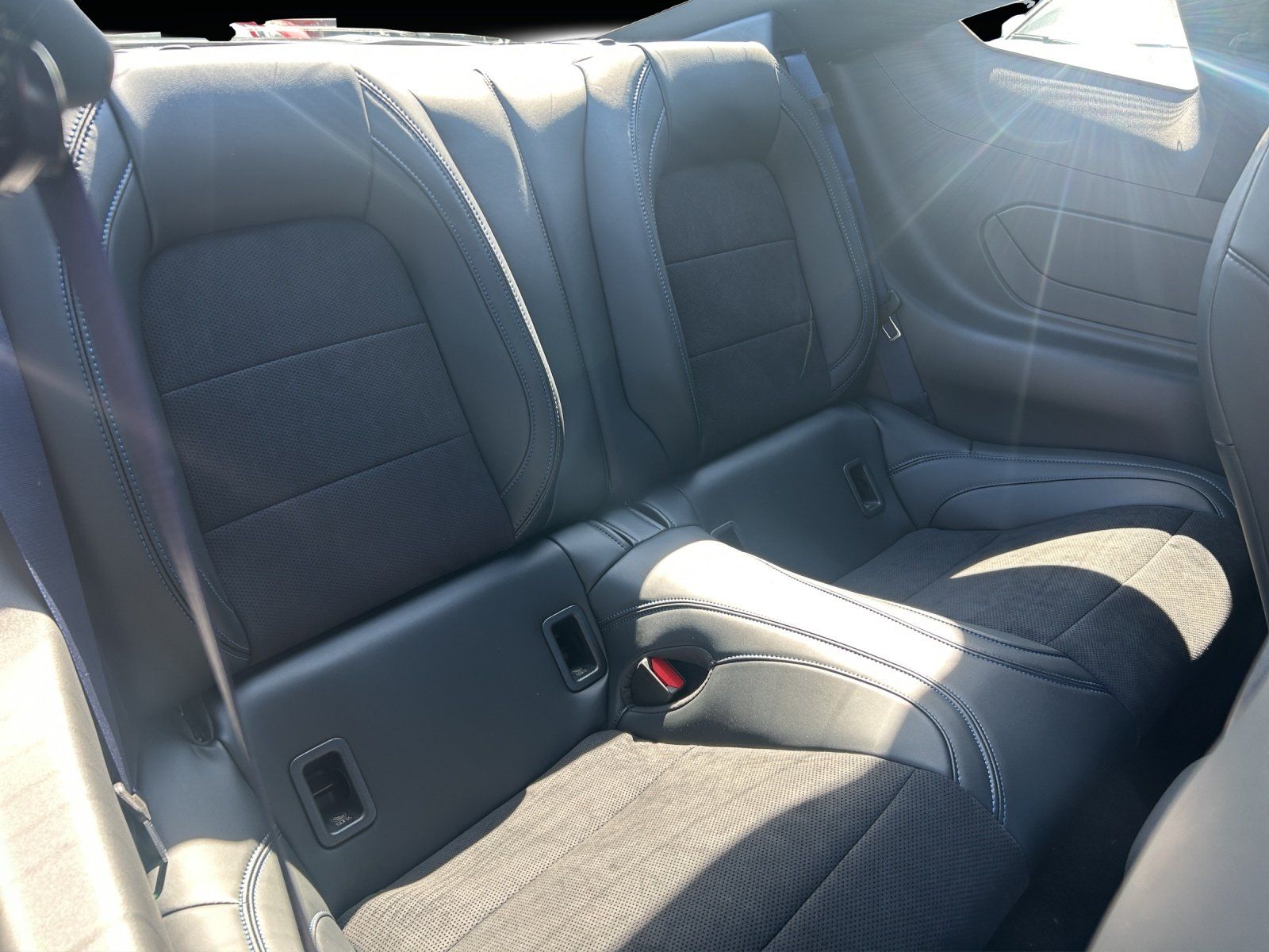 Fahrzeugabbildung Ford Mustang Dark Horse 453 PS Autom. Recaro Sitze