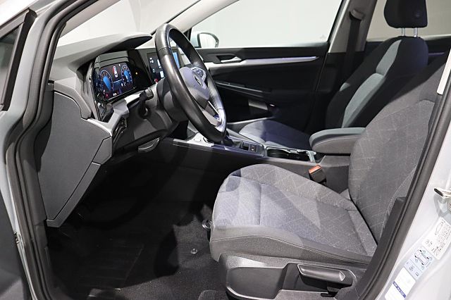Golf 1.5 TSI Life LED NAVI KLIMA SHZ DAB BT PDC