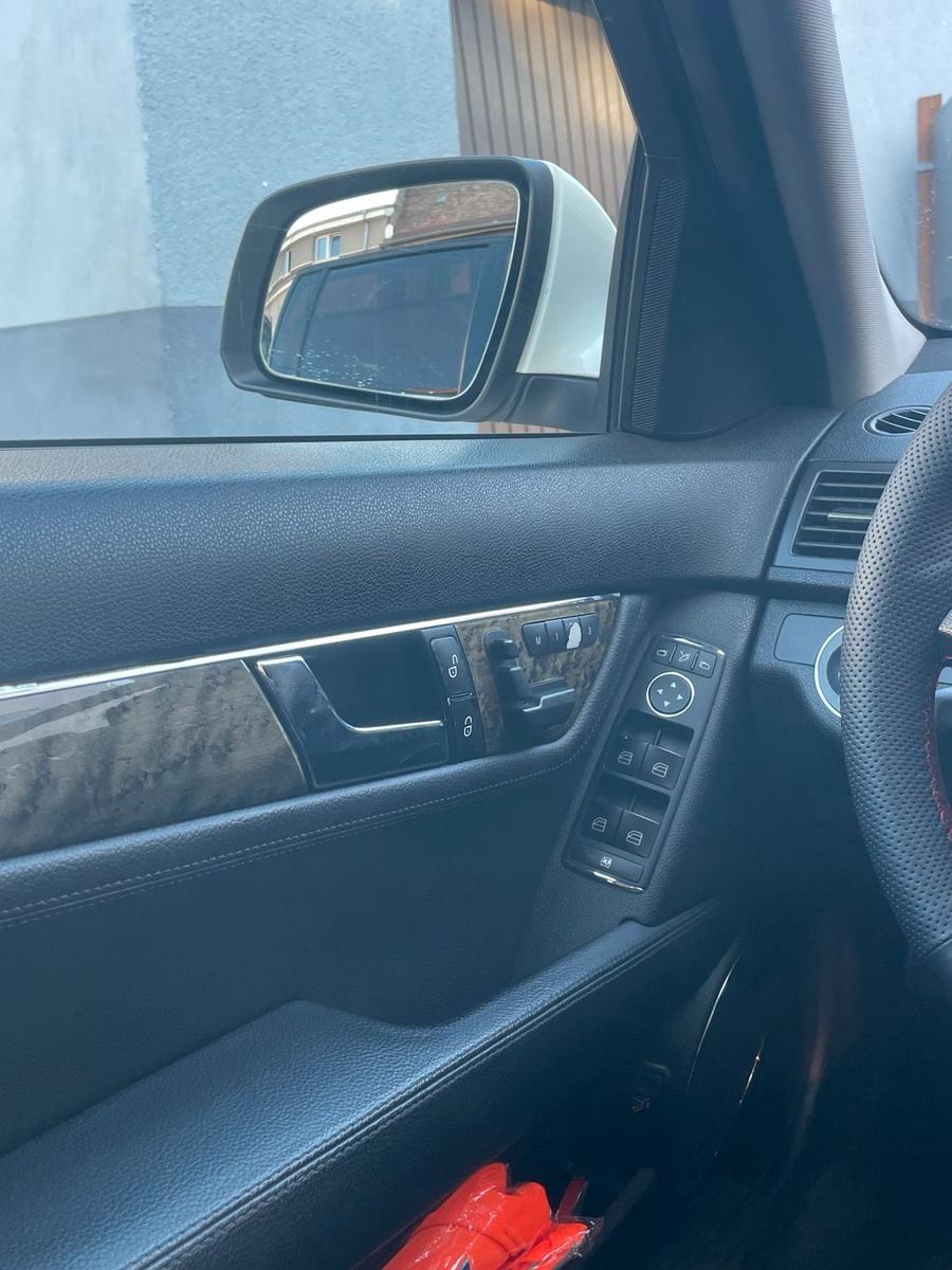 Mercedes-Benz C320 2008 — photo 14
