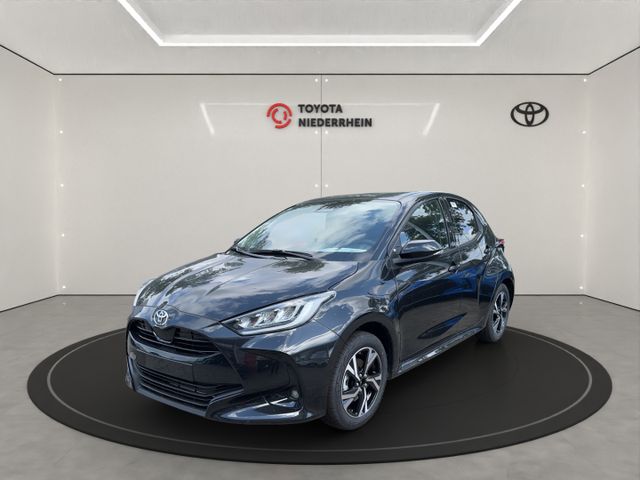 Toyota Yaris Hybrid Teamplayer LED+RFK+CARPLAY+KEYLESS