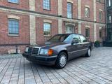 Mercedes-Benz Mercedes Benz W124 220E M111 5Gang Scheckh... - Mercedes-Benz 220: W111