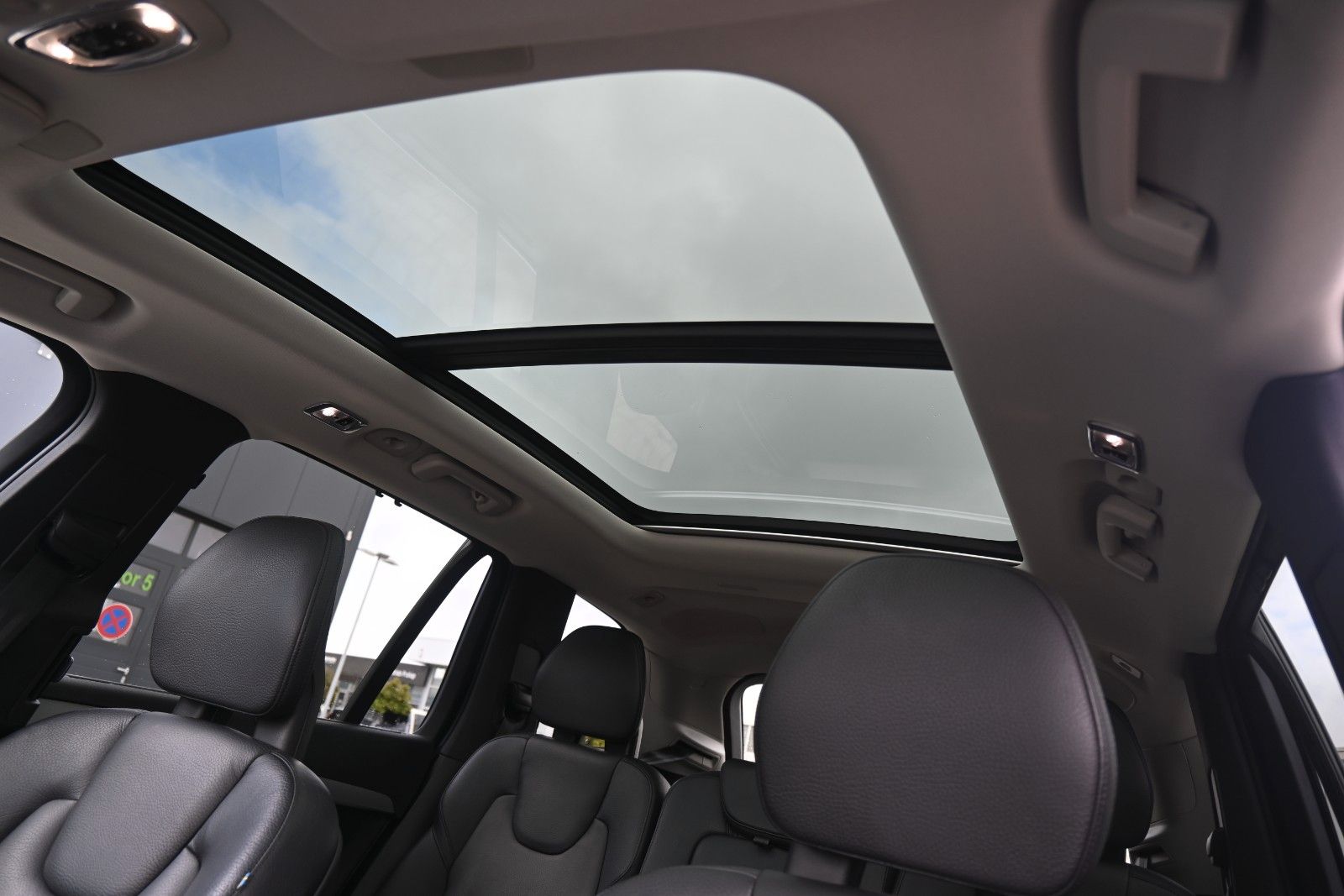 Fahrzeugabbildung Volvo XC90 T8 AWD RC Inscription Expression*RFK*PANO*