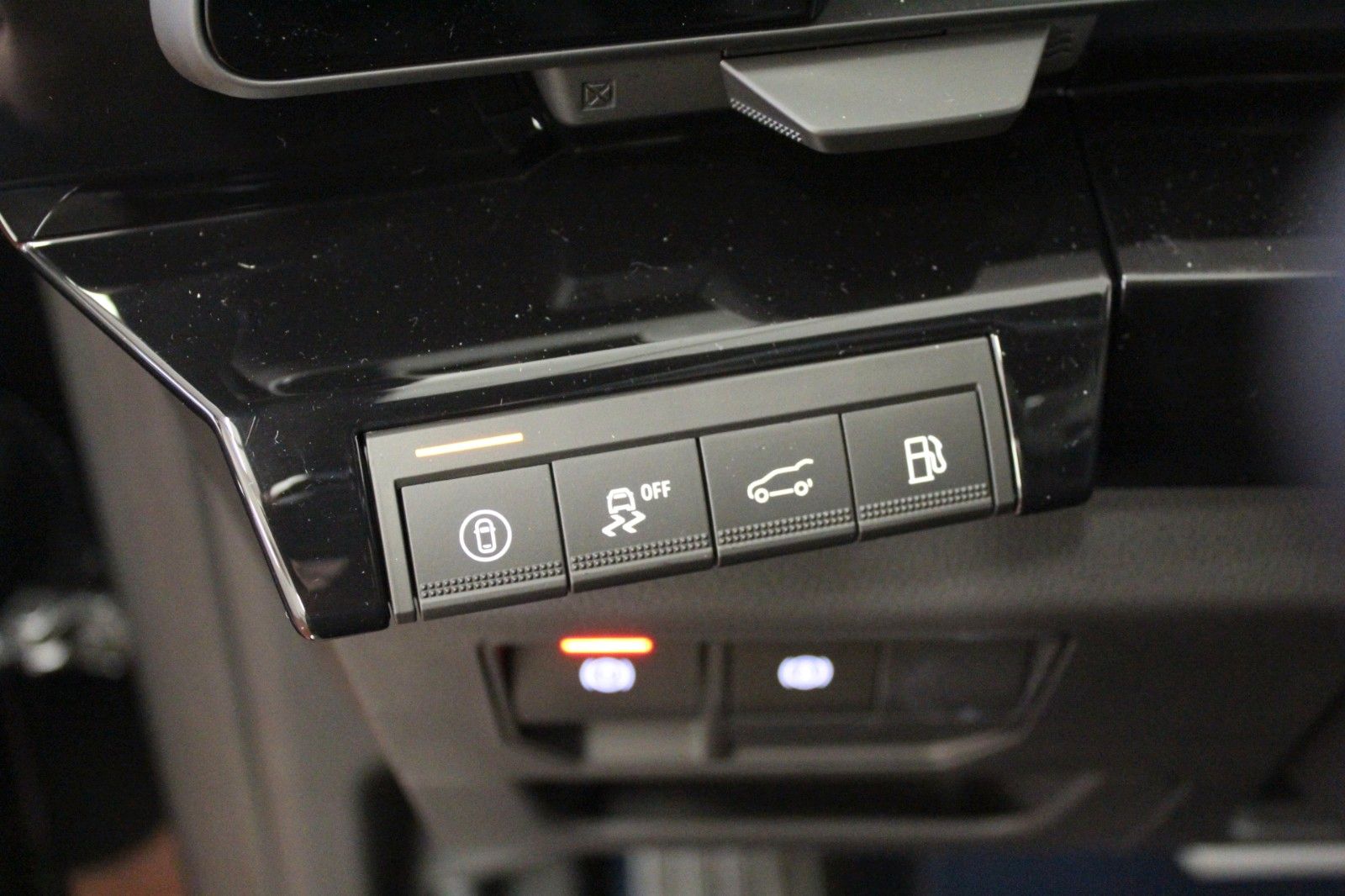Fahrzeugabbildung Renault Rafale Hybrid E-Tech 4x4 300 PHEV Atelier Alpine