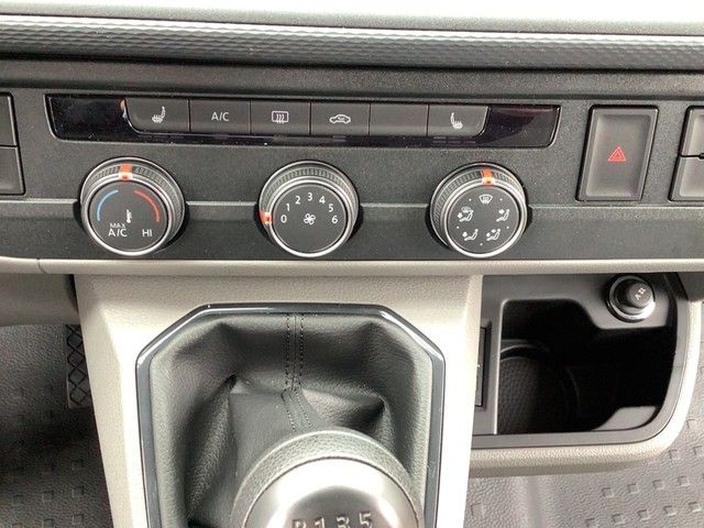 Fahrzeugabbildung Volkswagen T6.1 Transporter TDI Kasten SHZ AHK RFK GRA KLIM