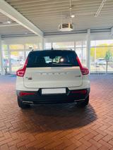 Volvo XC40 RDes AWD AHK ACC BLIS Pano Leder 360° - Volvo XC40 mit Anhängerkupplung