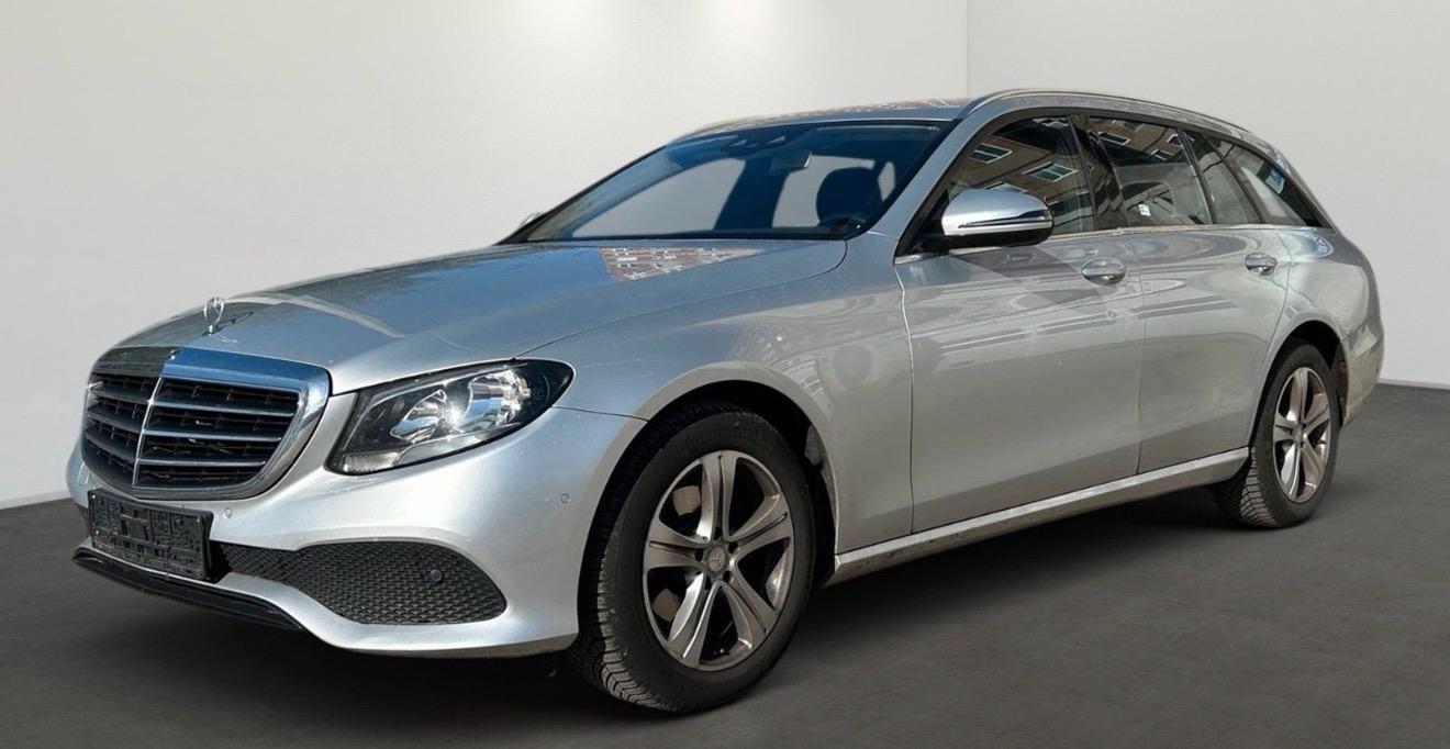 Mercedes-Benz E 220 E T-Modell E 220 d ACC Navi AHK