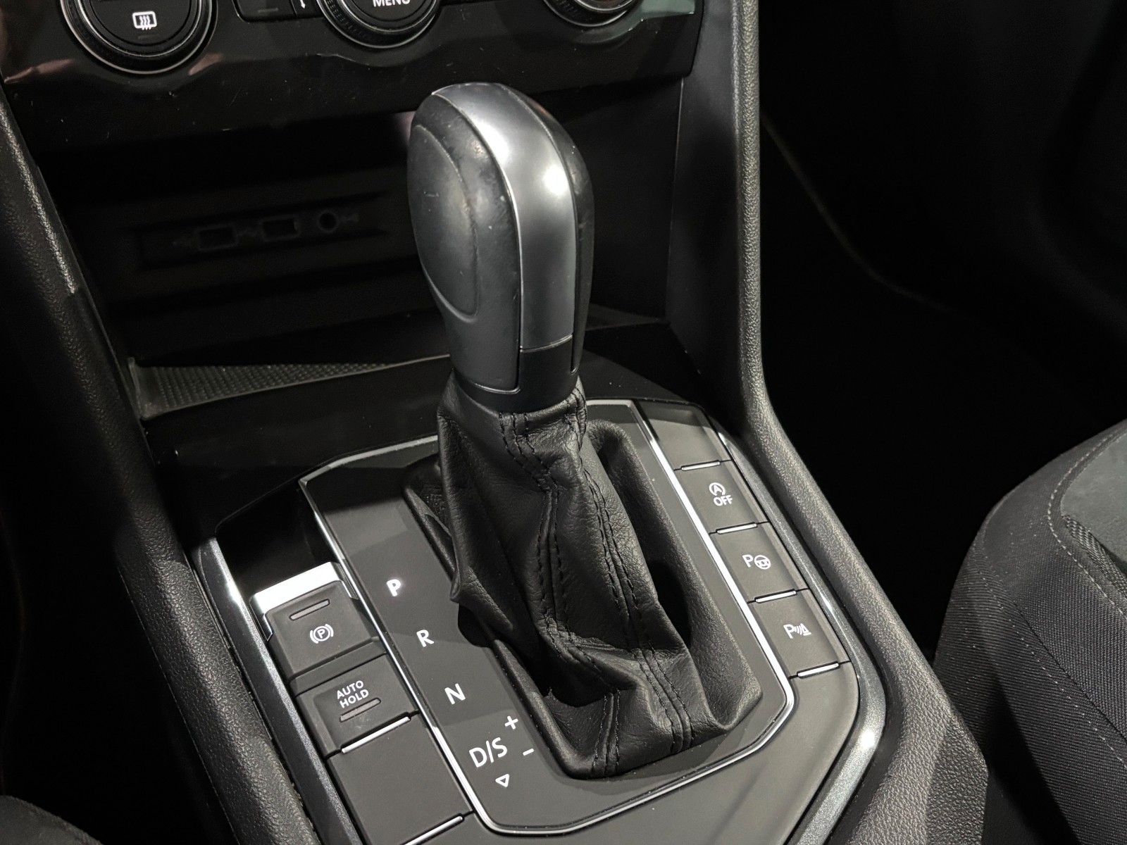 Fahrzeugabbildung Volkswagen Tiguan Highline *CarPlay*Kamera*LED*SHZ*Navi