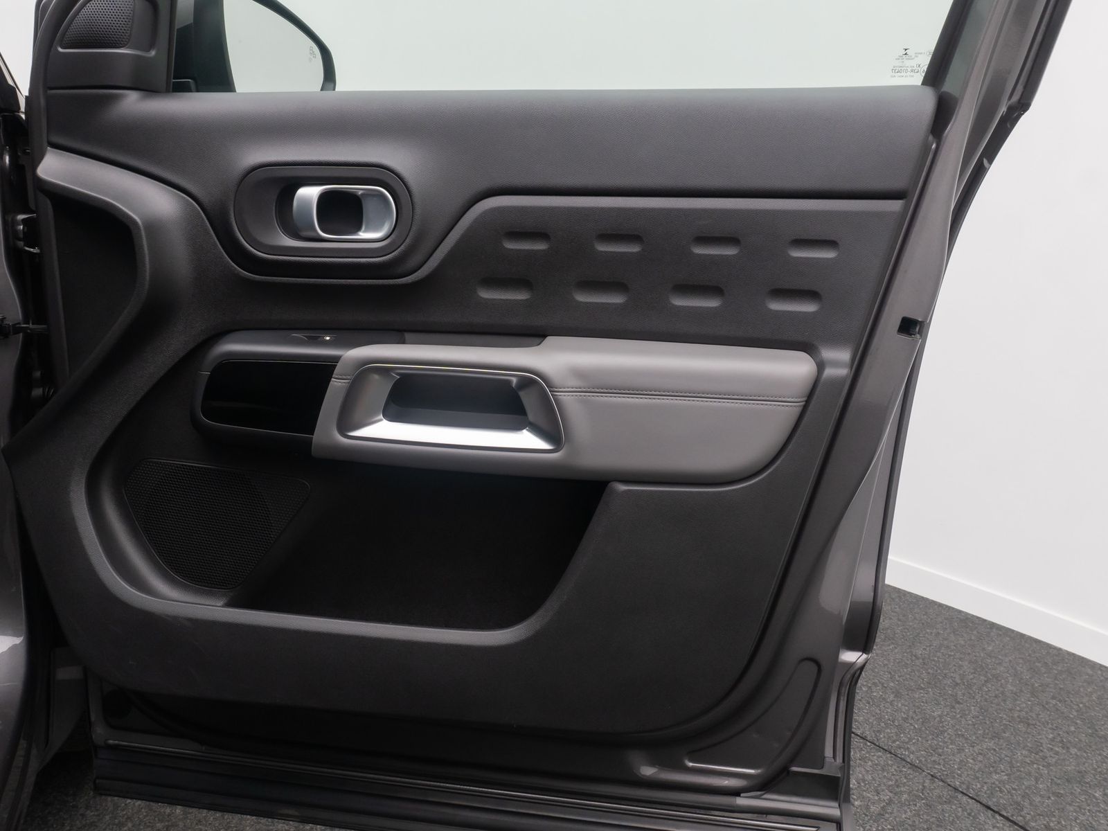 Fahrzeugabbildung Citro&euml;n C5 Aircross SHINE 360&deg;ACC Panorama AHK 19" Voll
