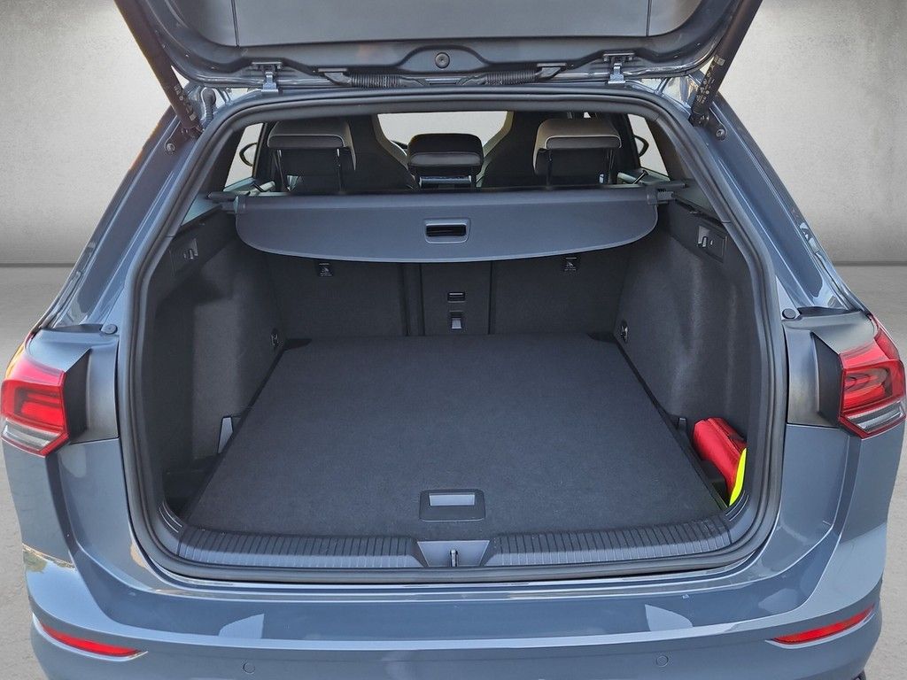 Volkswagen Golf VIII Variant 1.5 eTSI DSG R-Line Kamera foto 5