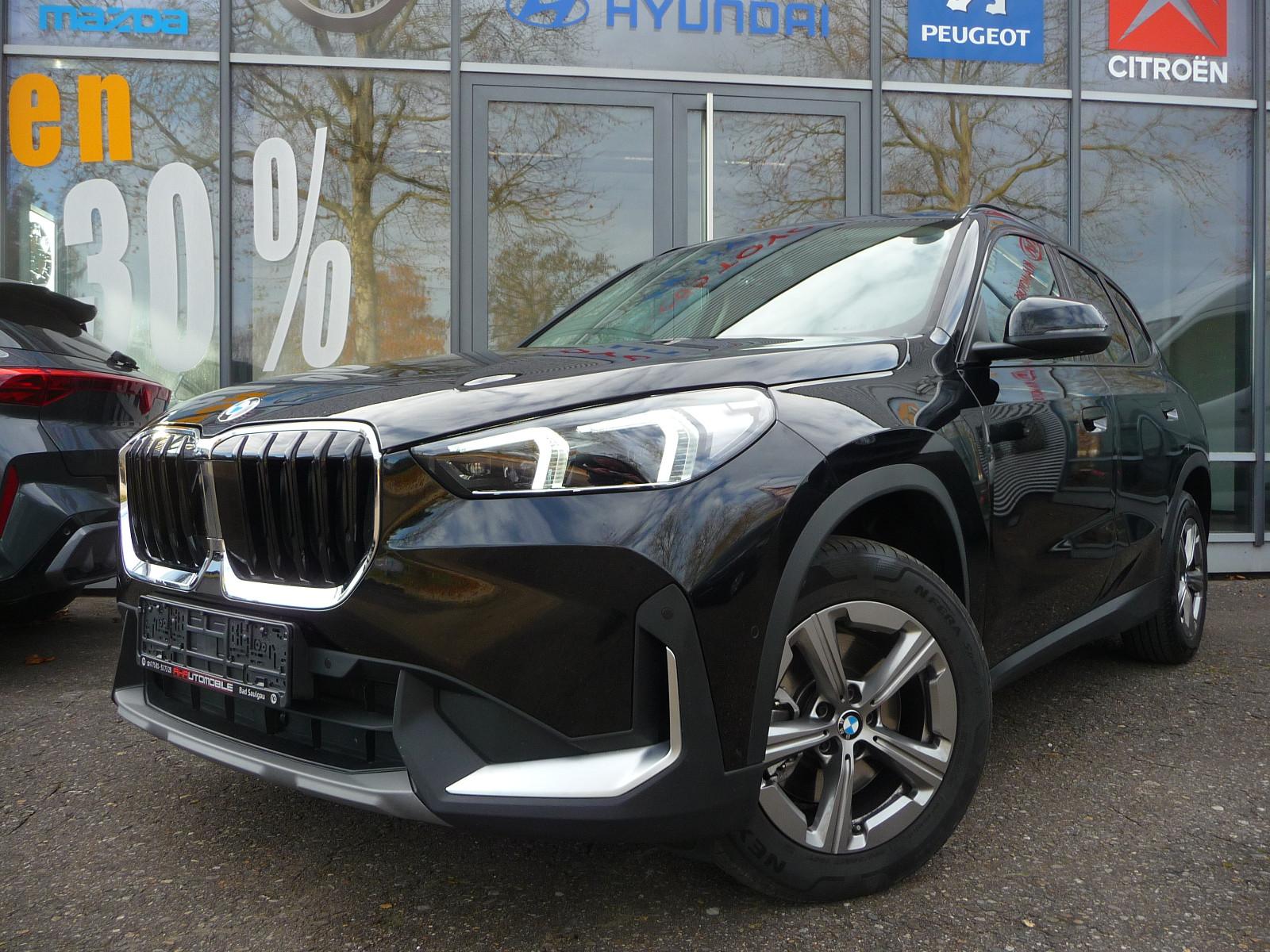 BMW X1 20 i sDrive Aut. PANO/AHK/Premium+TravelPaket
