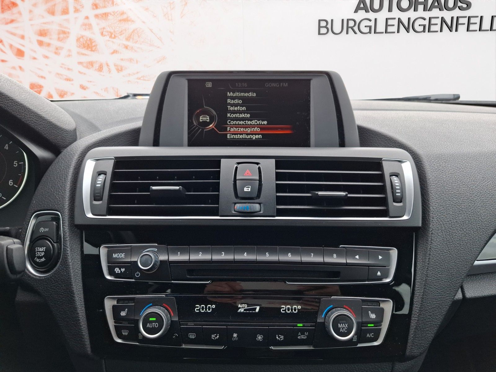 Fahrzeugabbildung BMW 118 d Sport Line ! 1te Hand ! LED ! TOP !