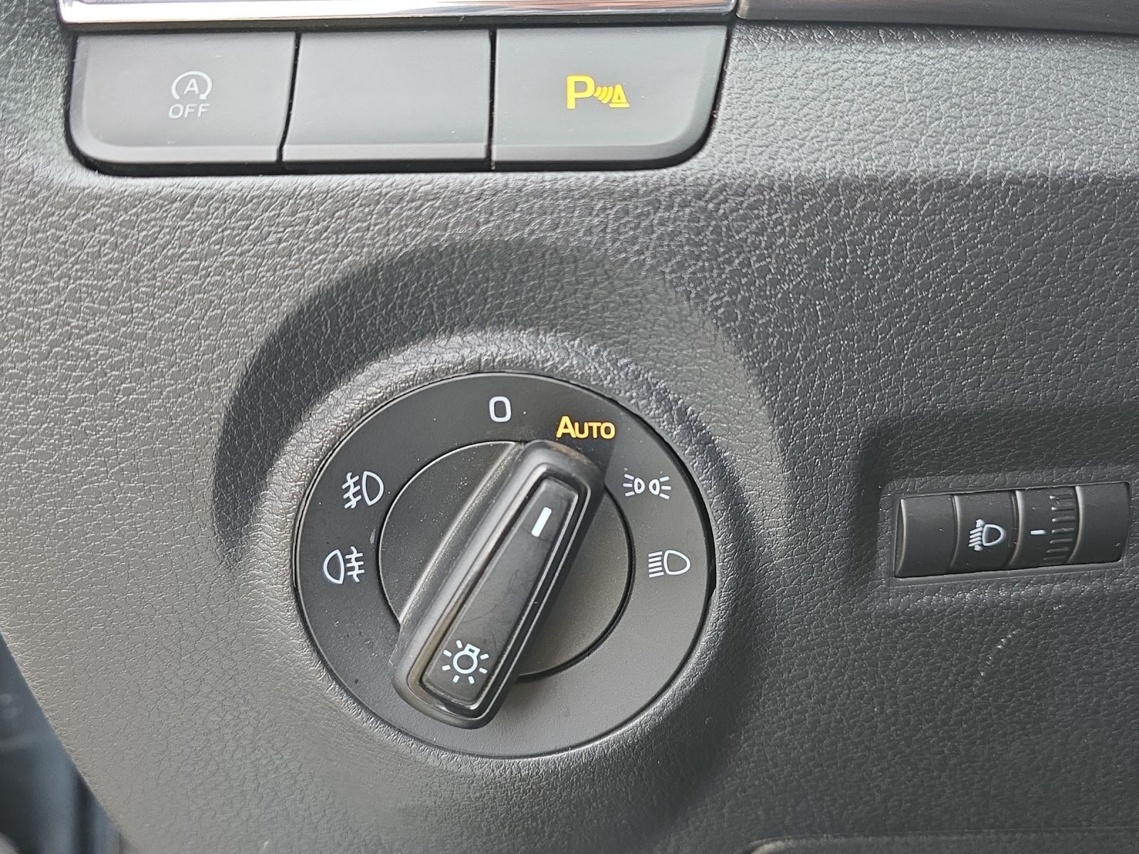 Fahrzeugabbildung SKODA Fabia Combi Drive 125 1.0 TSI KLIMA DAB SMART LI