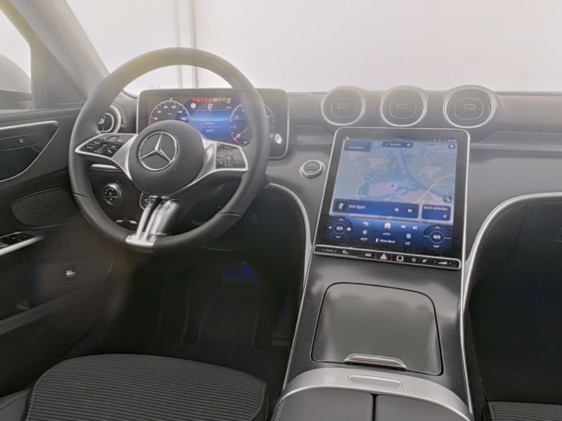 Fahrzeugabbildung Mercedes-Benz C 200 T Avantgarde*Distronic*HUD*Totwin*LED*Kam*