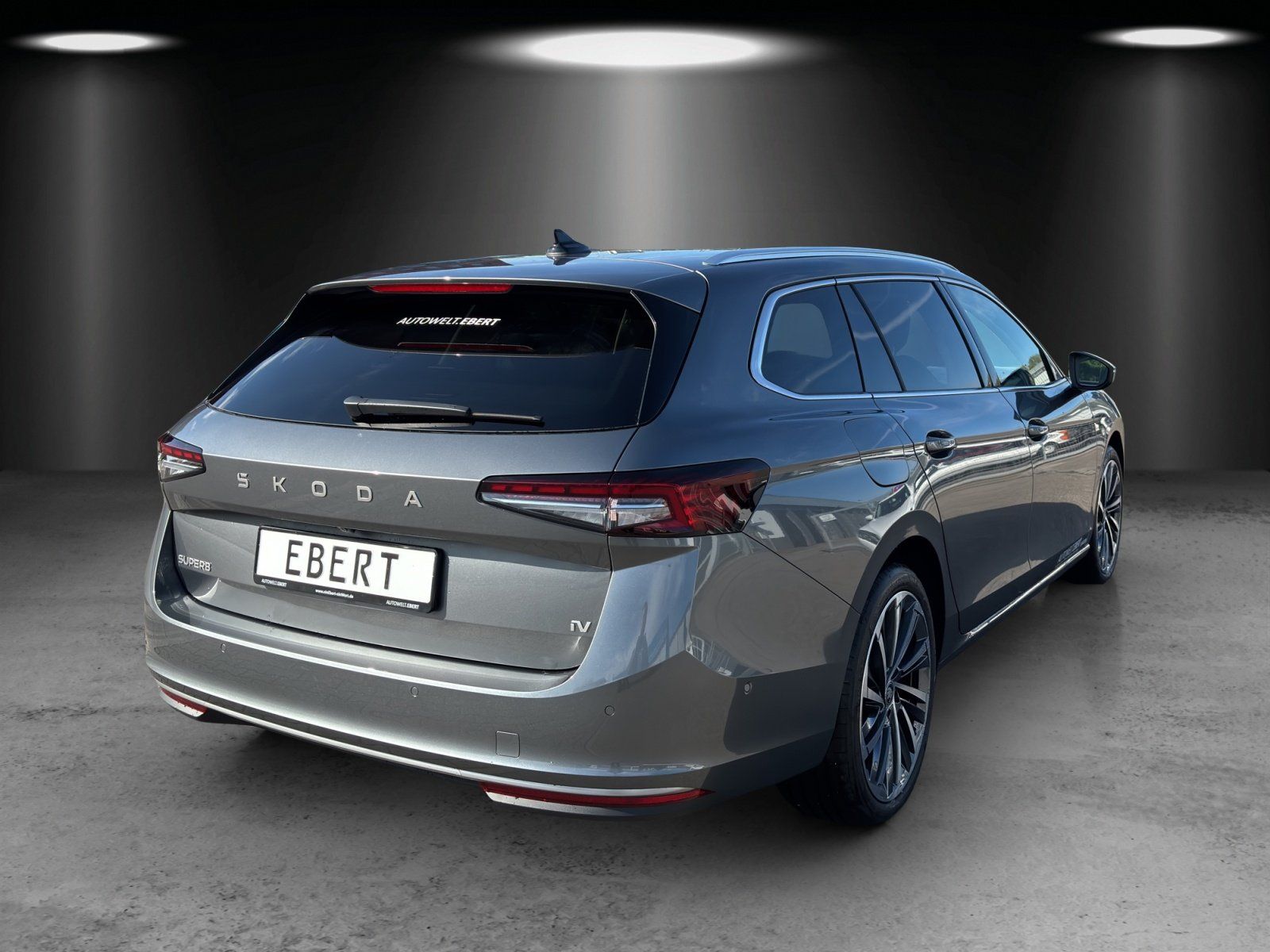 Fahrzeugabbildung SKODA Superb Combi L&K 1,5 TSI iV 150 kW DSG