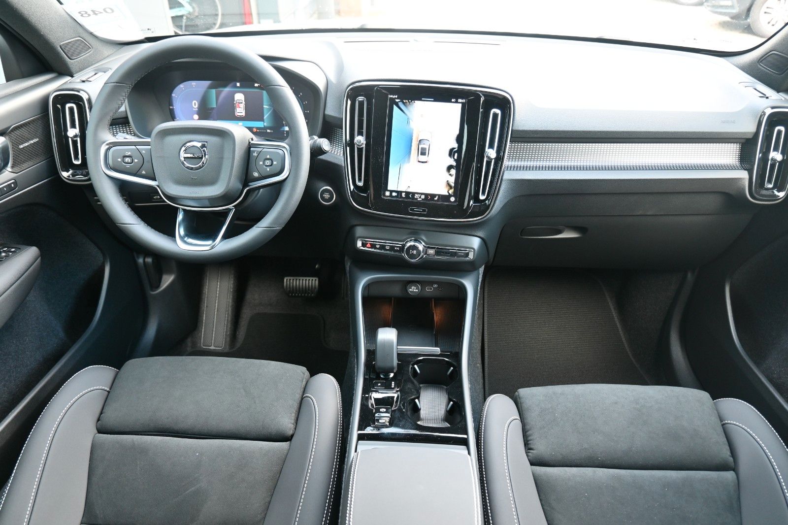 Fahrzeugabbildung Volvo XC40 B4 DKG Plus Dark*FSHZG*360°*ACC*Allwetter