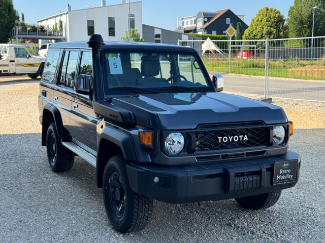 Toyota Land Cruiser  GRJ76 Facelift  Vollausstattung