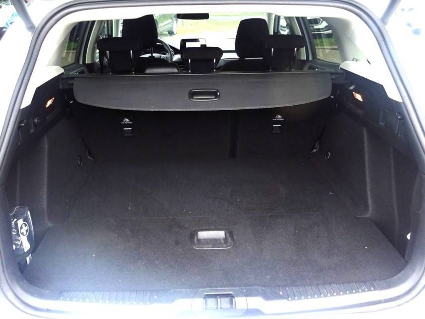 Fahrzeugabbildung Ford Focus Turnier 1.0 EcoBoost Automatik  Titanium