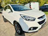 Hyundai ix35 2.0 CRDi FIFA World Cup EDITION Gold 4WD - Hyundai ix35: Allradantrieb, 2.0