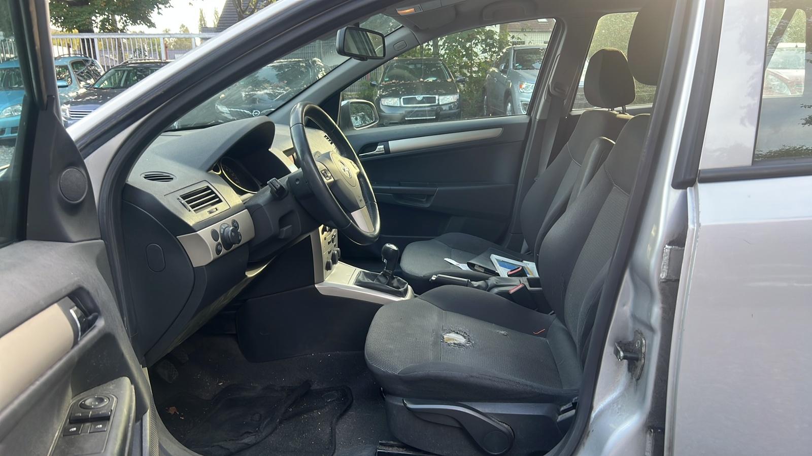 Opel Astra 2008 — photo 6