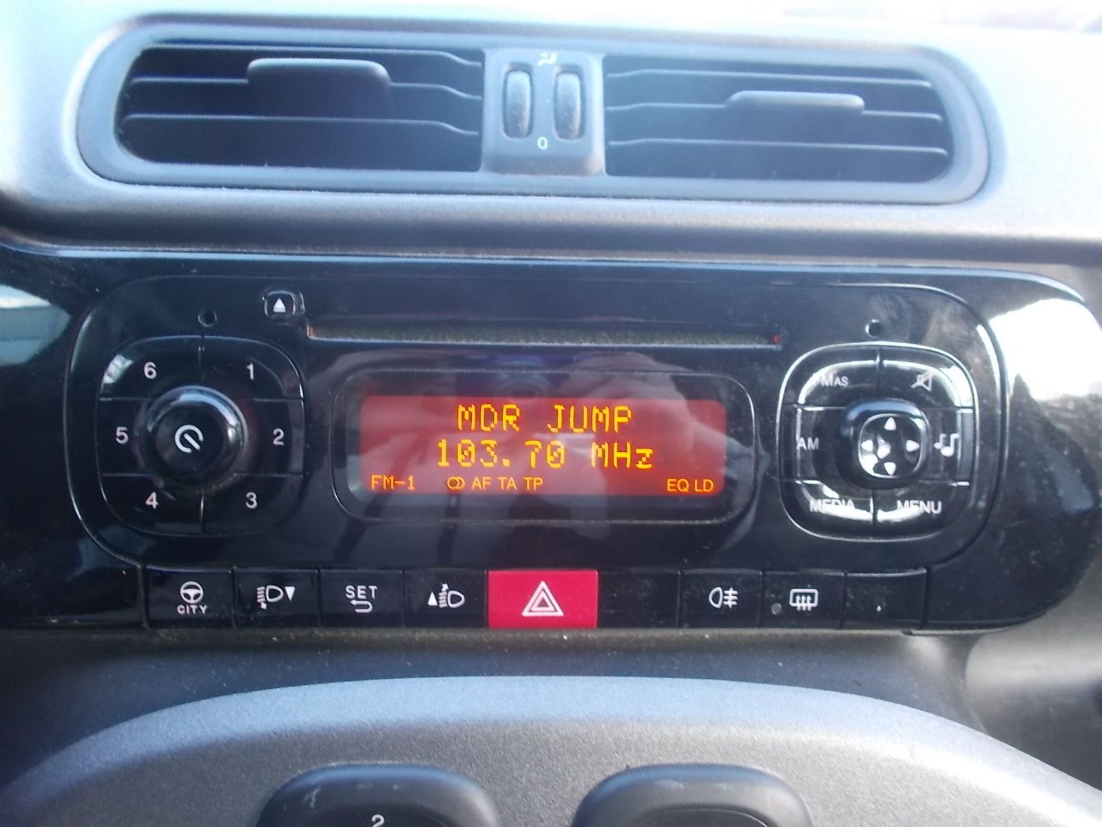 Fahrzeugabbildung Fiat Panda Lounge 1.2 8V *Unfall*