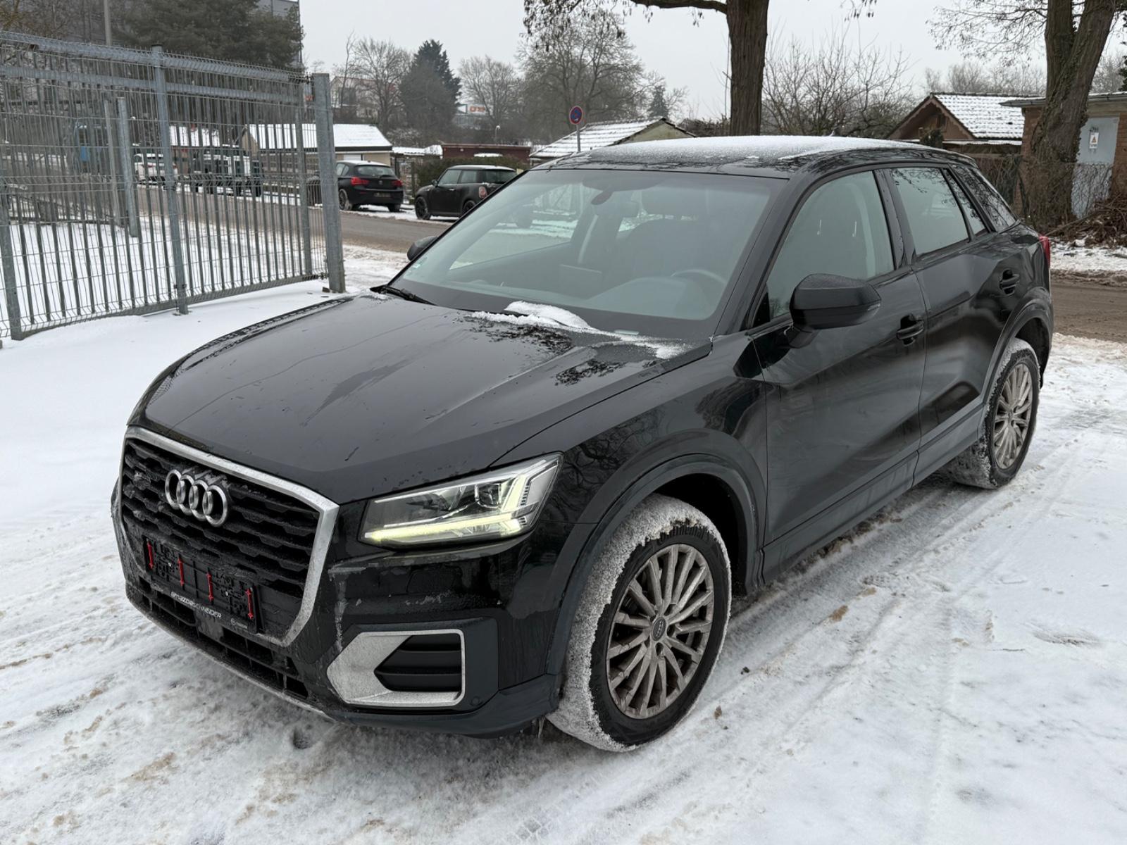 Audi Q2 40 TFSI S tronic quattro design AHK  NAVI