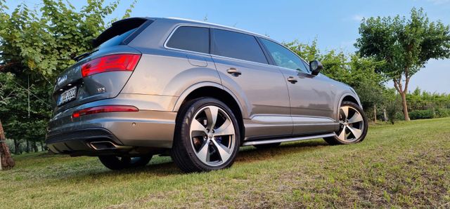 Audi Q7 3.0 TDI quattro tiptronic -