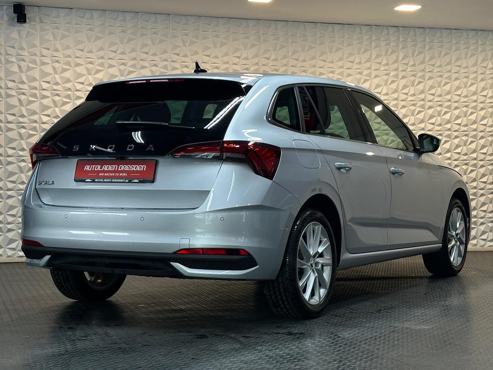 SKODA Scala 1.5TSI SELECTION MATRIX#CAM#AHK#NAV#SOFORT - Image 8